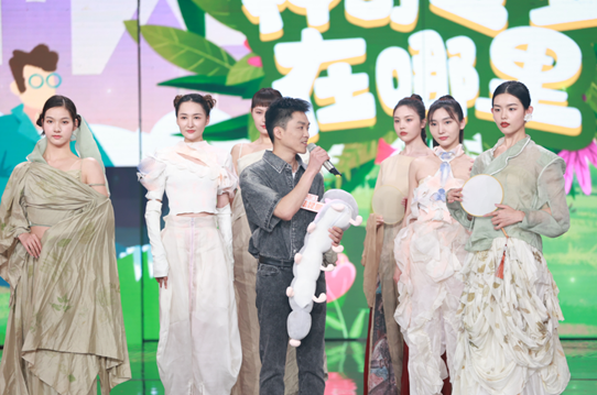 实验室青年博士后做客湖南卫视《天天向上》栏目