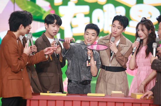 实验室青年博士后做客湖南卫视《天天向上》栏目